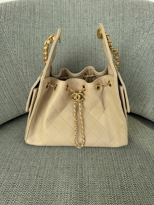 Bolsa Chanel 25 Pequena Bege