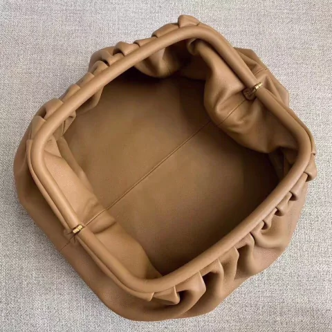 Bolsa Bottega Veneta The Pouch Caramelo