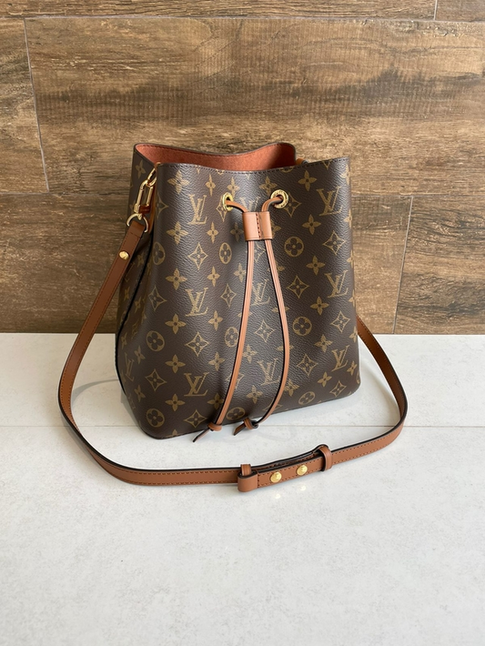 Bolsa Louis Vuitton Néonoé Monogram Caramelo