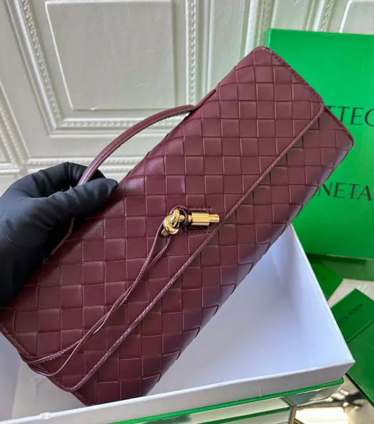 Bolsa Bottega Veneta Andiamo Clutch Vinho