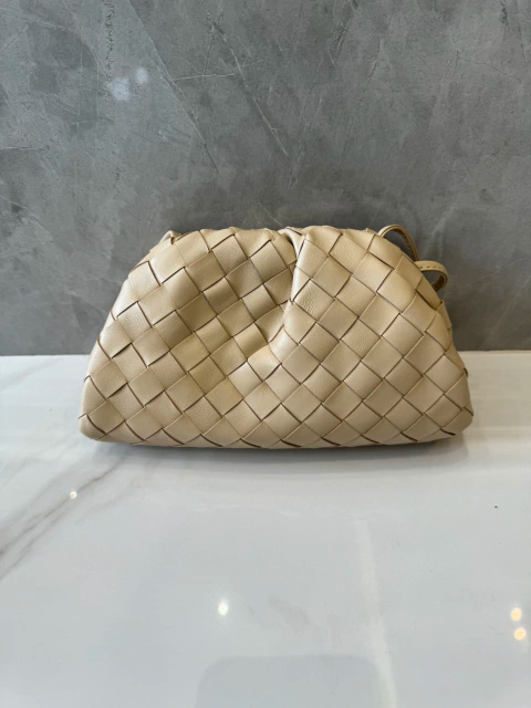 Bolsa Bottega Veneta Mini Pouch Intrecciato Bege