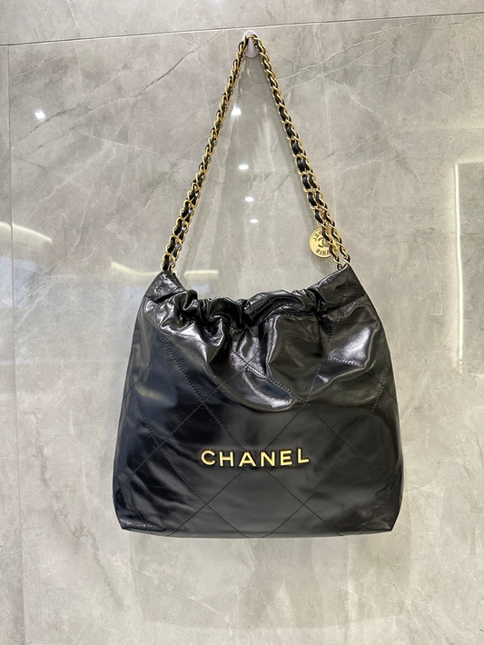 Bolsa 22 Média Preta com Dourada