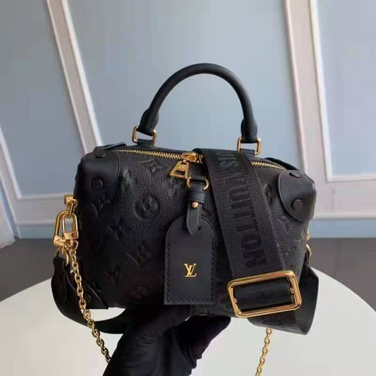 Bolsa Louis Vuitton Petite Malle Souple Preta Monogram