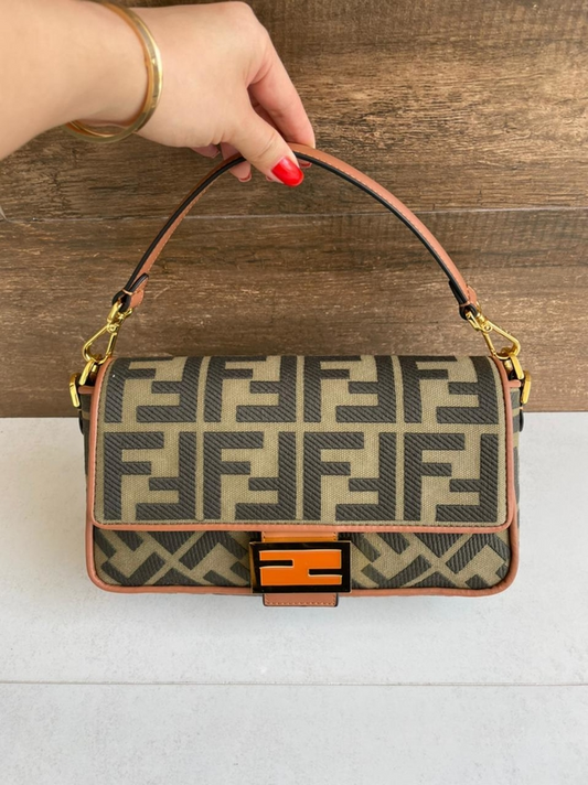 Bolsa Fendi Baguette FF Marrom